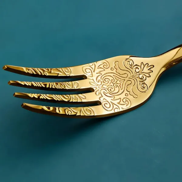 Golden Cutlery Set with Ornament - Image 5