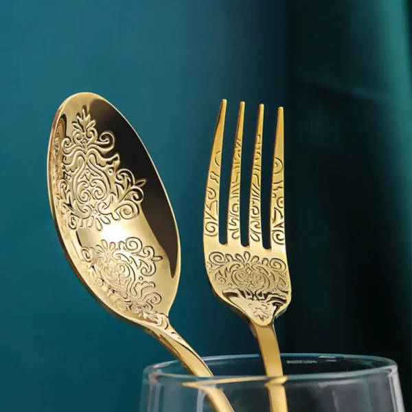 Golden Cutlery Set with Ornament - Image 3