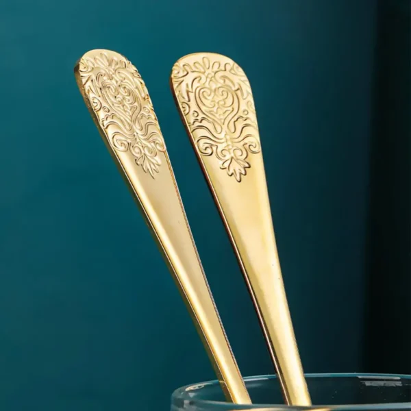 Golden Cutlery Set with Ornament - Image 4